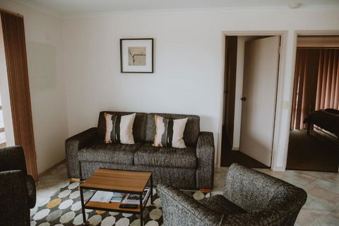 Alkoomi Chalets - Accommodation Georgetown 2