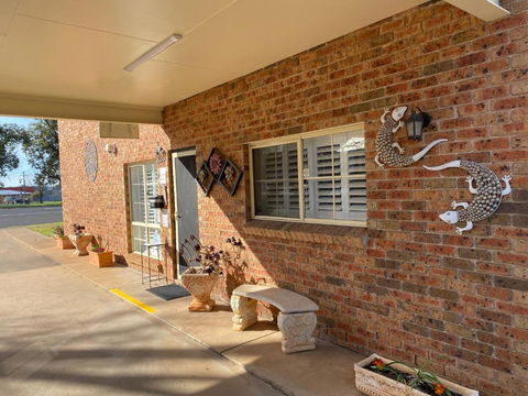 All Settlers Motor Inn Parkes - Accommodation Georgetown 4
