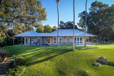 Allandale I Private Properties - Accommodation Georgetown 0