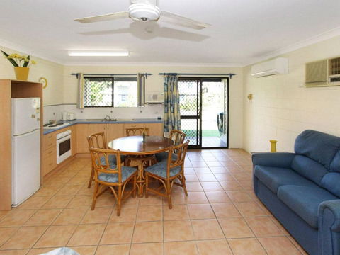 Alma Bay Holiday Unit 1 - Accommodation Georgetown 3
