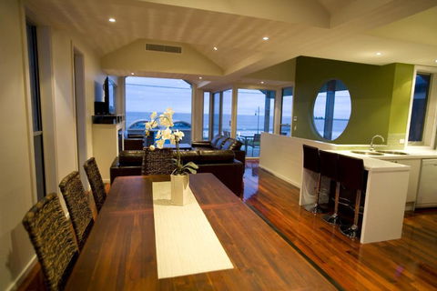 Aloha Beachfront Port Fairy - Accommodation Georgetown 1