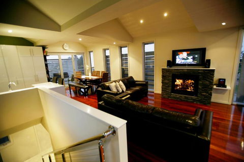 Aloha Beachfront Port Fairy - Accommodation Georgetown 2