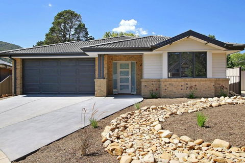 Alpine Knights Stylish Luxury - Accommodation Georgetown 1