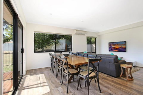 Alpine Knights Stylish Luxury - Accommodation Georgetown 4