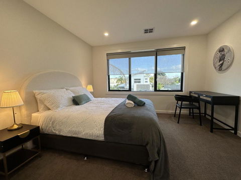 Altona Entire 3 Bedrooms House - Accommodation Georgetown 0