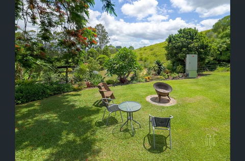 Amamoor Homestead And Country Cottages - Accommodation Georgetown 4