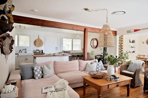 Amanzi Beach House - Just 10m To Collingwood Beach! - Accommodation Georgetown 3