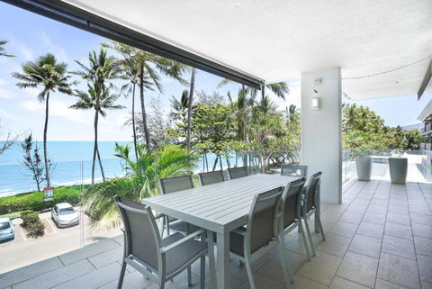Amaroo - Luxury Apartment Overlooking The Coral Sea - Accommodation Georgetown 1