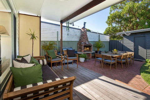 Amaroo - Pet Friendly - 2 Mins Walk To Beach - Outdoor Fireplace - Accommodation Georgetown 0
