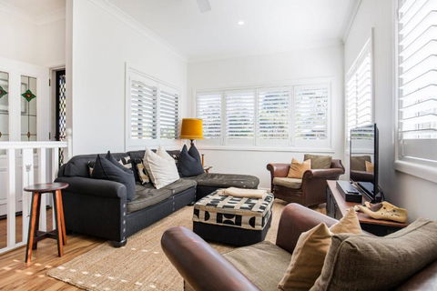 Amaroo - Pet Friendly - 2 Mins Walk To Beach - Outdoor Fireplace - Accommodation Georgetown 1