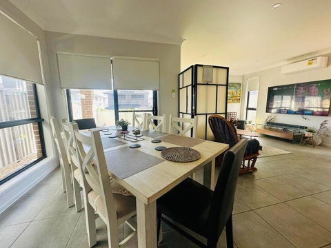 Amazing Air Austral With AC And Built-in Wardrobe - Accommodation Georgetown 3