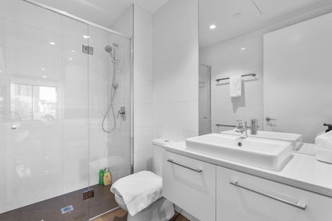 Amazing Bay Views & Spacious In Southbank 2B2B1C - Accommodation Georgetown 3