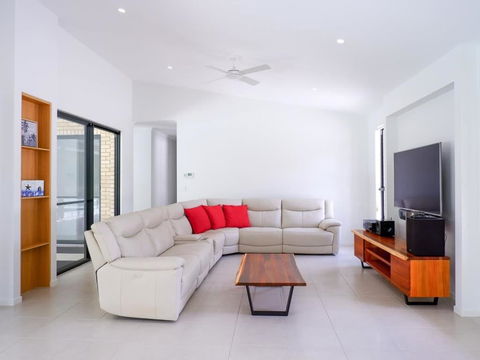 Amazing House Big Swimming Pool BBQ - Accommodation Georgetown 2