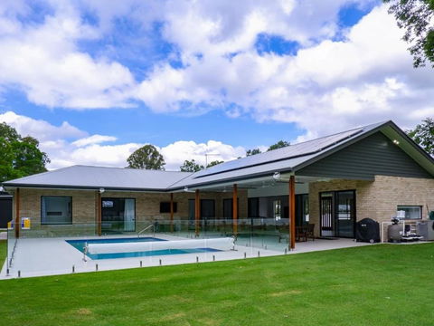 Amazing House Big Swimming Pool BBQ - Accommodation Georgetown 0