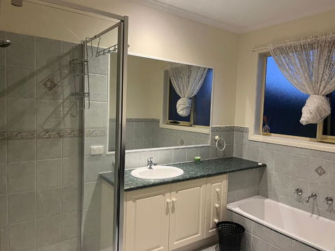 Amazing Private Bedrooms In Doncaster East Near School - Accommodation Georgetown 3