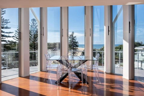 Amazing Currimundi Lakefront Ocean Penthouse - Accommodation Georgetown 1