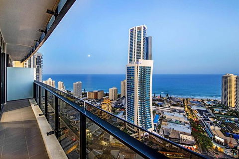 Amazing Location At Circle On Cavill - One Bedroom Self Contained Apartments - Privately Managed - Accommodation Georgetown 0