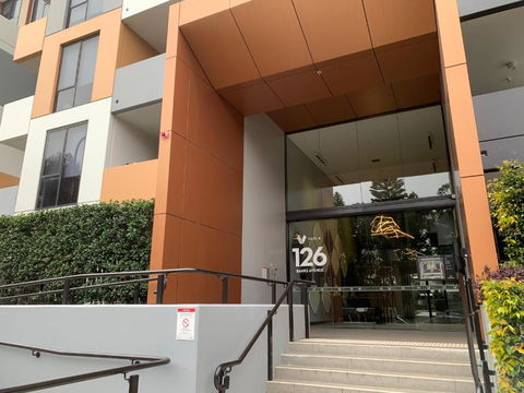 Amazing 1 Bedroom Apt With Large Living & Extra Sleeping Space -up To 5 Ppl Plus Gym Jacuzzi Spa Pool Sauna And Garden With BBQ - Accommodation Georgetown 3