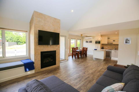 Amber Mist Villa - Two - Accommodation Georgetown 0