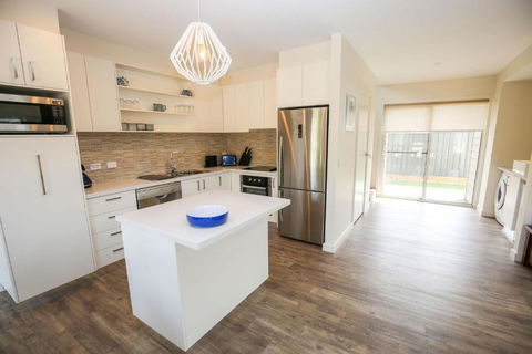 Amber Mist Villa - Two - Accommodation Georgetown 4