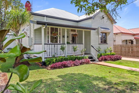 Ambiente Cottage - Pet And Family Friendly - Accommodation Georgetown 0