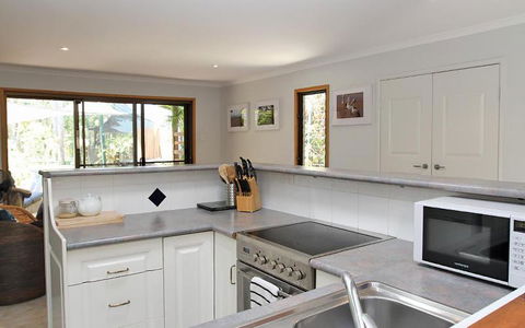 AMITY BEACH BUNGALOW - Accommodation Georgetown 3