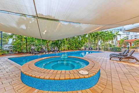 An Exceptional Seaside Esplanade Locale With Pool - Accommodation Georgetown 1