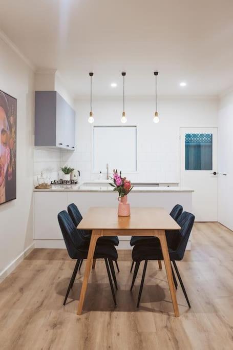 An Unexpected Delight In The Heart Of Town - Accommodation Georgetown 1