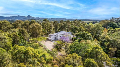 Ananda - Magnificent Byron Hinterland Retreat - Accommodation Georgetown 4