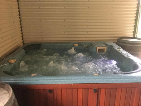 Angaston By The Winter Creek - Accommodation Georgetown 2