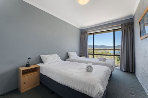 Alpine Mountain View 18 - 4BR L Mountain Views L Swimming Pool L Air-Con L WiFi - Accommodation Georgetown 4