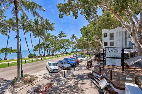 Alassio Apartments With Direct Pool Access Palm Cove - Accommodation Georgetown 4
