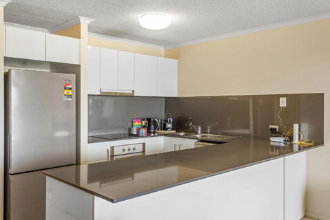 Albion Convenient Hideaway With Parking & Balcony - Accommodation Georgetown 2