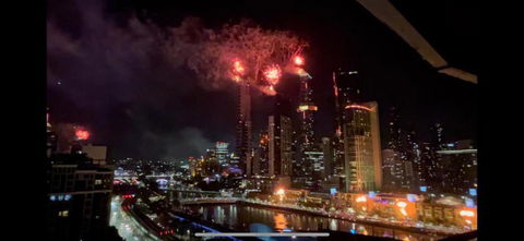 Aura2107, 2 Bedroom Apartment With Balcony, Stunning Yarra River And City Views - Accommodation Georgetown 3