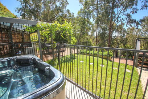 Apex Villa - Accommodation Georgetown 0