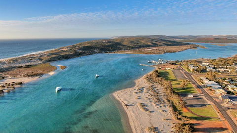 API Pelican Beach Front Apartments Kalbarri - Accommodation Georgetown 2