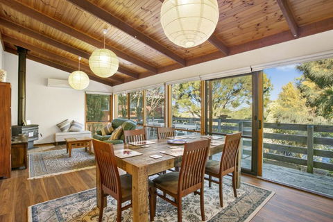 Apollo Bay People N Paws - Accommodation Georgetown 0