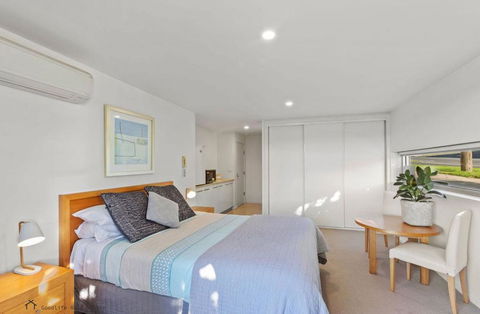 Apollo Blue Oceanview Unit 1- B Free WIFI - Accommodation Georgetown 2