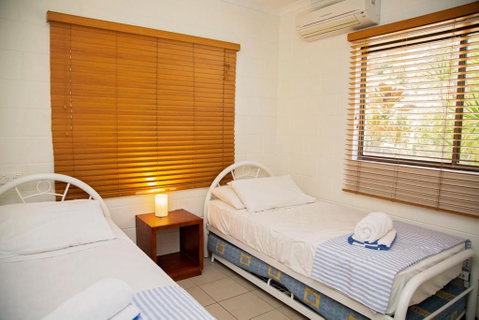 Apollo Jewel Beachfront Apartments - Accommodation Georgetown 2