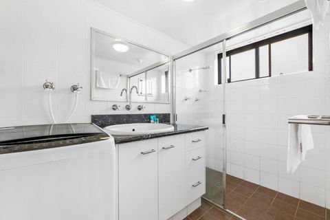 Apollo Unit 25 Ground Floor - Accommodation Georgetown 3