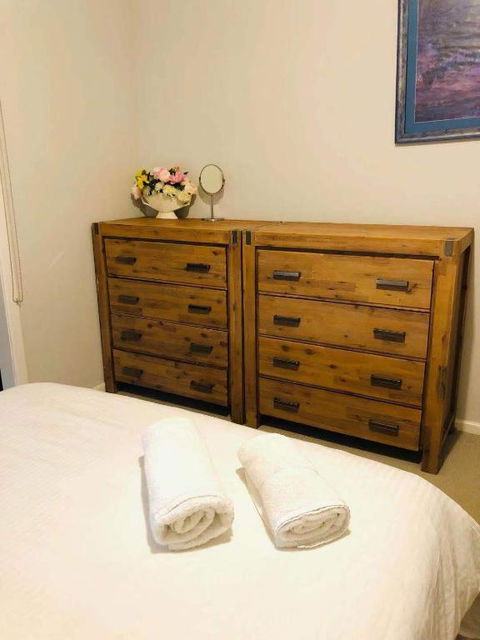 Apple House Truganina - Accommodation Georgetown 2