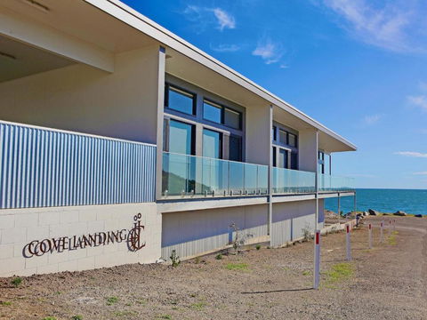 Apt02-The SS James Comrie - Accommodation Georgetown 2