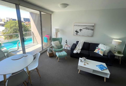 AQUA 306 POOLSIDE Luxury Apartment , Honeysuckle, NEWCASTLE FREE Parking - Accommodation Georgetown 4