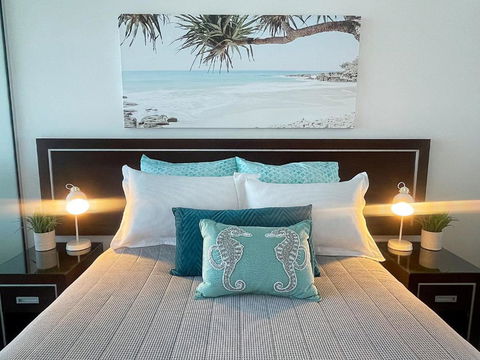 AQUA 306 POOLSIDE Luxury Apartment , Honeysuckle, NEWCASTLE FREE Parking - Accommodation Georgetown 1