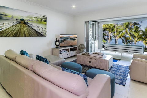 Aqua Aura - Bask In Beachfront Living - Accommodation Georgetown 1