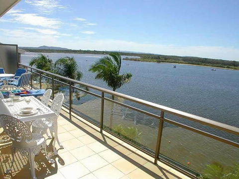 Aqua Linea 7 Noosa Parade 82 - Accommodation Georgetown 1