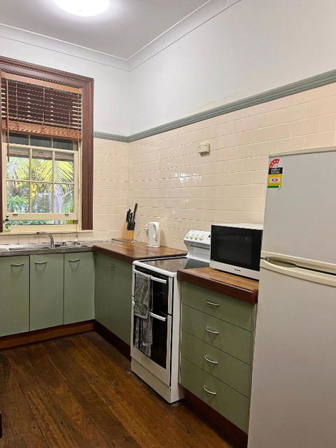 Arakoon House 4 - Bring Your Own Linen - Accommodation Georgetown 2
