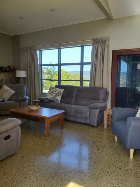 Arcadia Views - Accommodation Georgetown 2