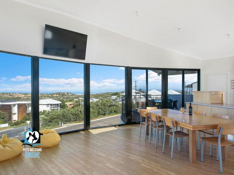 Architect Designed Beach House With Sweeping Views - Accommodation Georgetown 1