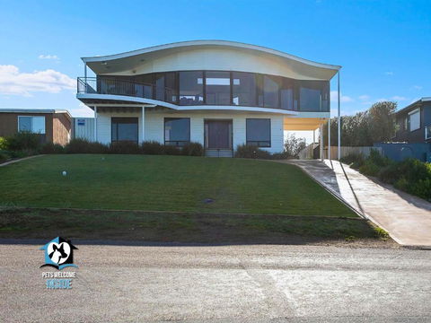 Architect Designed Beach House With Sweeping Views - Accommodation Georgetown 0